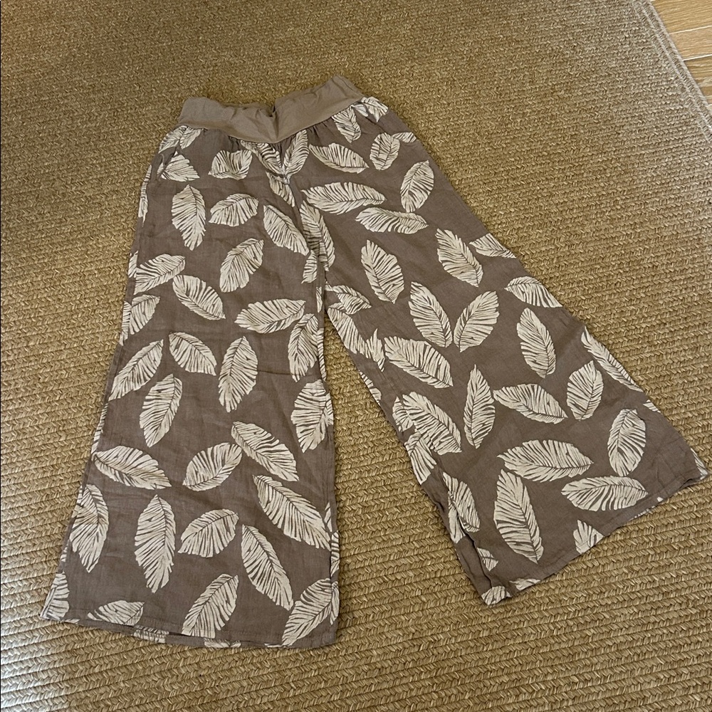 Made in Italy, 100% linen, wide leg tropical pant